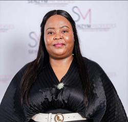 Thandazile Mnunu, estate agent
