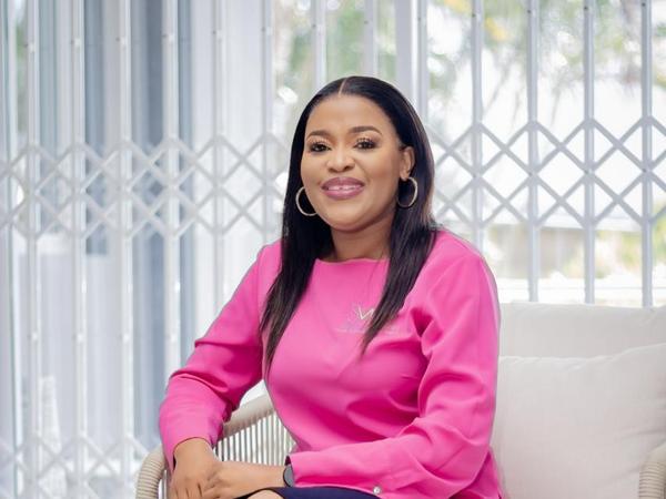 Senzy Mdluli, estate agent
