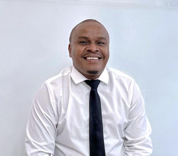 Lungelo Buthelezi, estate agent